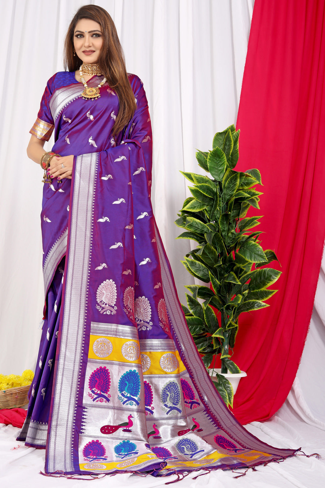 Dhiyona GR Women's Chandramukhi Purple Zari Paithani Silk Saree