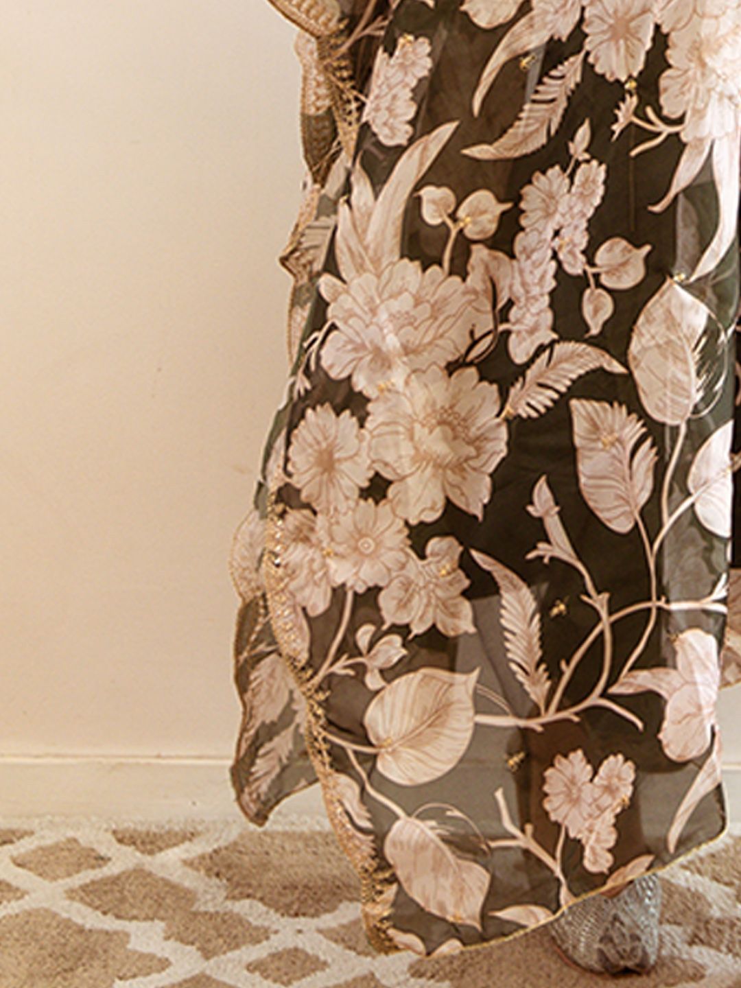 Dhiyona IE Ethnic Motifs Embroidered Regular Thread Work Kurta with Salwar & With Dupatta