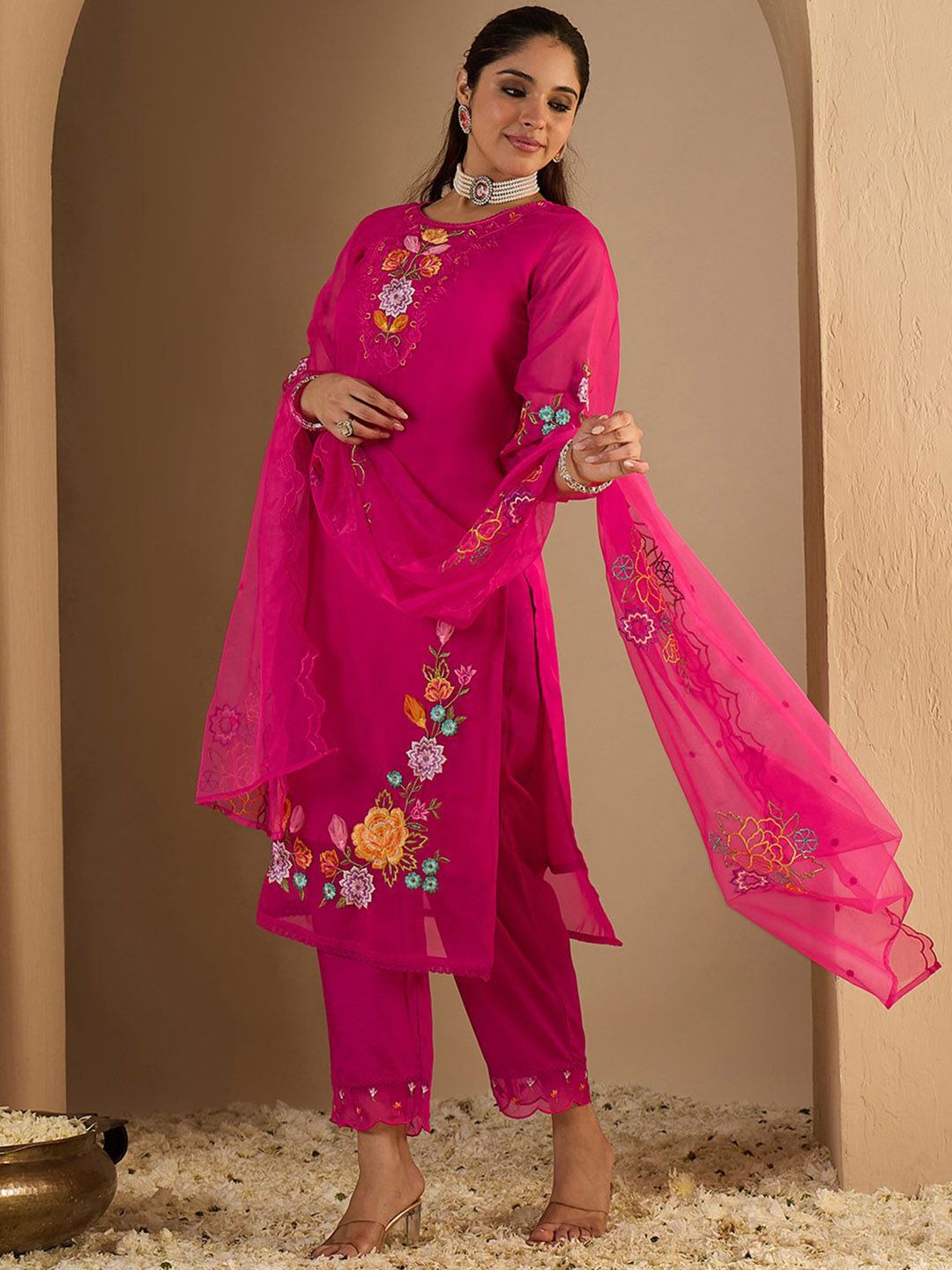 Dhiyona IE Women's Women Floral Embroidered Thread Work Kurta With Trousers & Dupatta Kurta Sets