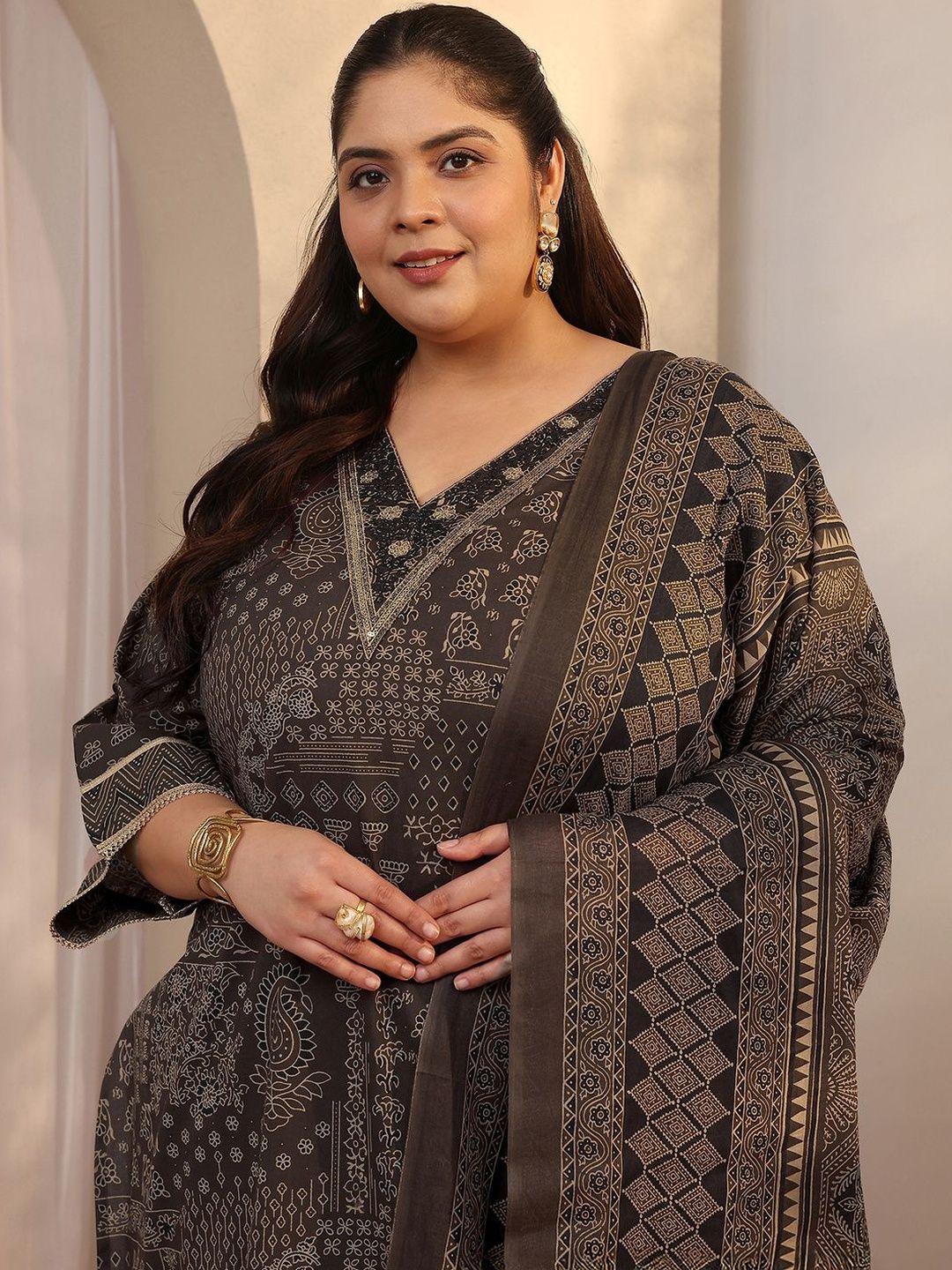 Dhiyona Women's Plus Size Ethnic Motifs Printed Kurta with Trousers & Dupatta