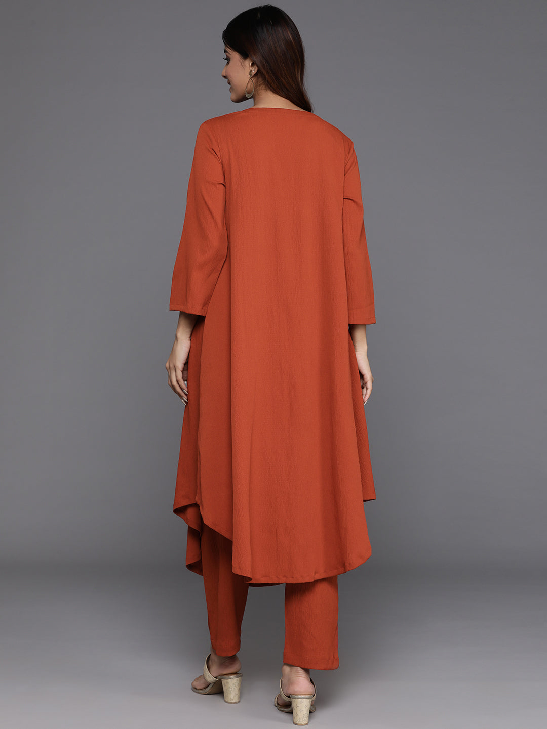 Dhiyona VR Women's Rust Empire Gathered Details A-Line Kurta Paired With Tonal Bottom