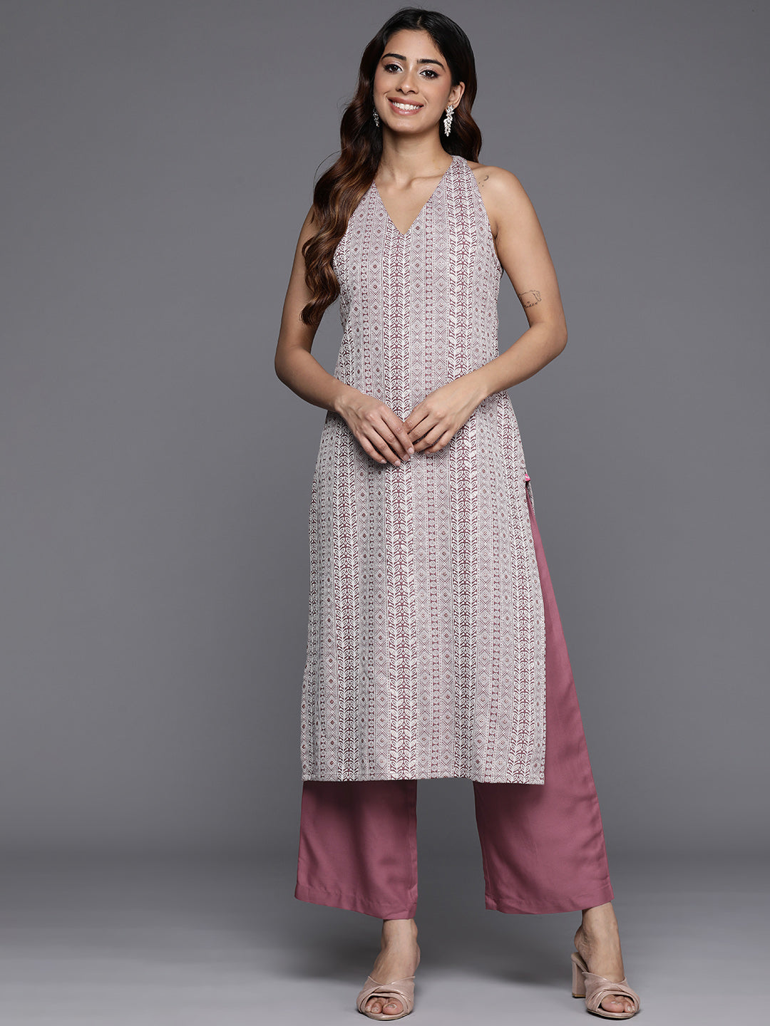 Dhiyona VR Women's Mauve Woven Design Sleeveless Kurta, Paired With Solid Bottom