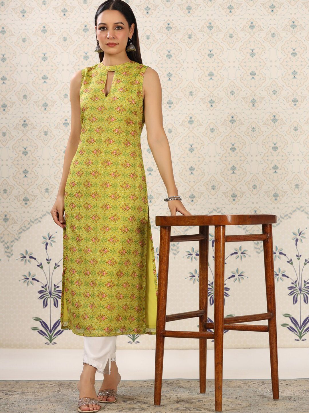 Dhiyona OD Green Floral Printed Keyhole Neck Straight Kurta