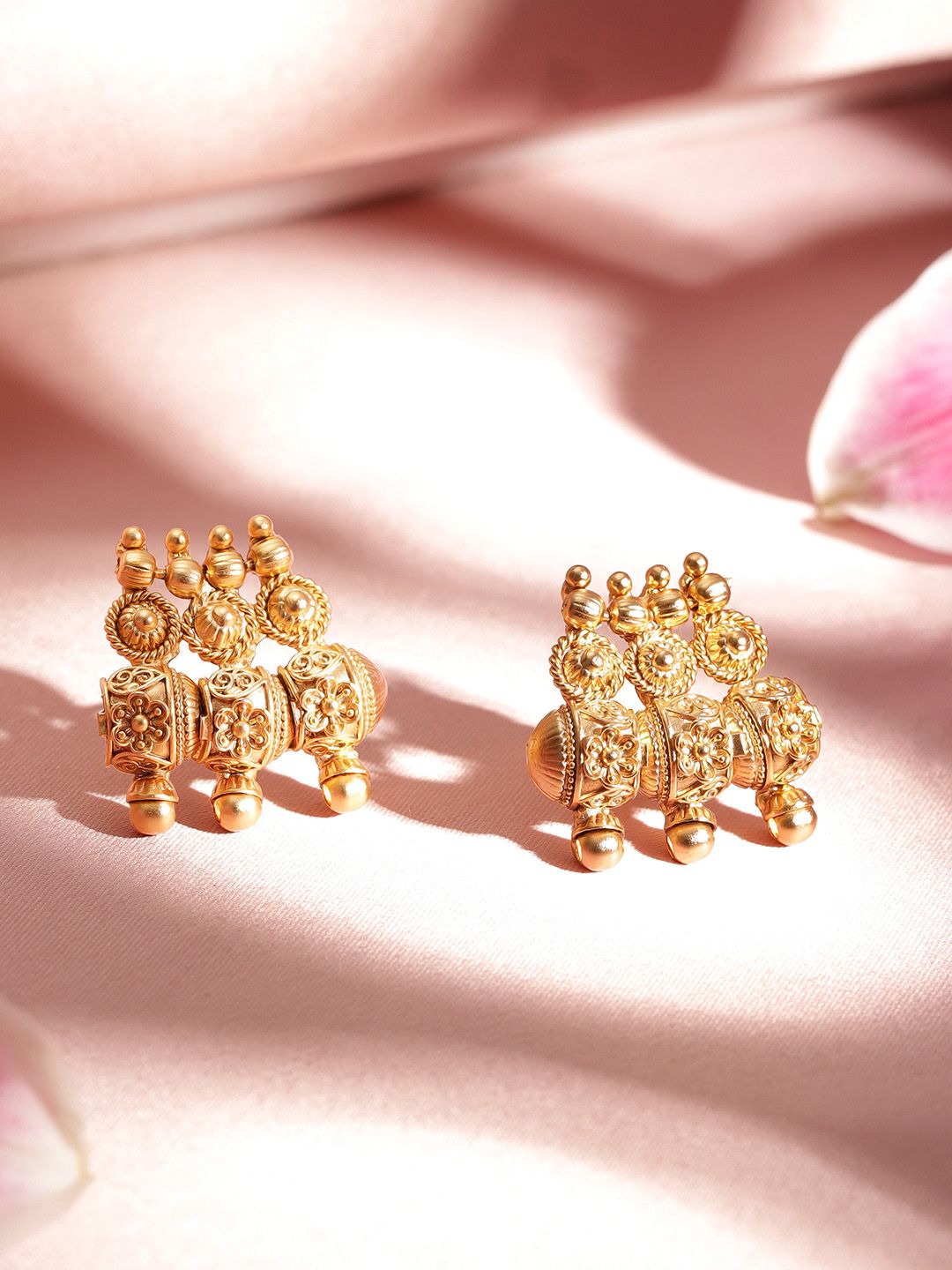 Dhiyona RJ Women's 22K Gold-Plated Traditional Handcrafted Jewellery Set with Intricate Detailing