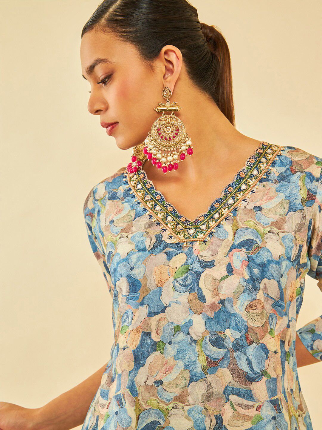 Dhiyona SO Women's Floral Printed V-Neck Three-Quarter Sleeves Beads and Stones Kurta with Trousers