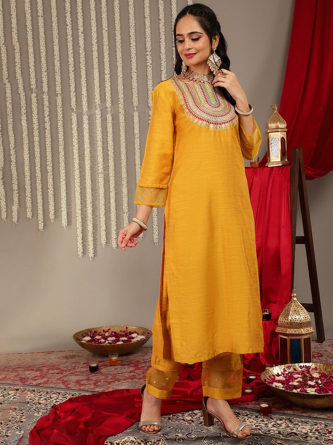 Dhiyona VA Women'sEthnic Motifs Yoke Design Thread Work Straight Kurta & Trouser With Dupatta