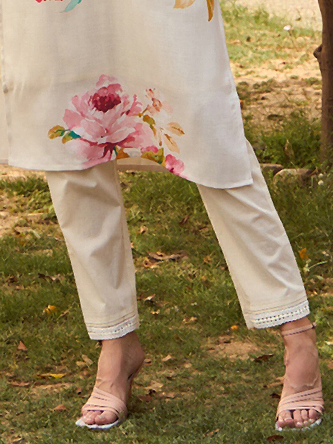 Dhiyona IE Round Neck Floral Printed Straight Kurta with Trouser & Dupatta