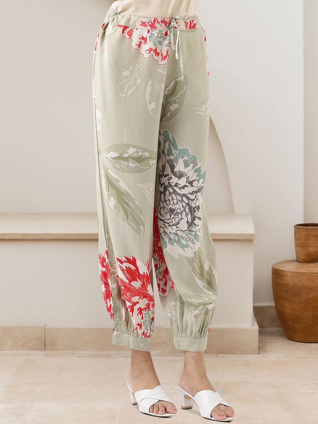 Dhiyona IS Women's Floral Printed Shirt Collar Straight Kurta With Trouser