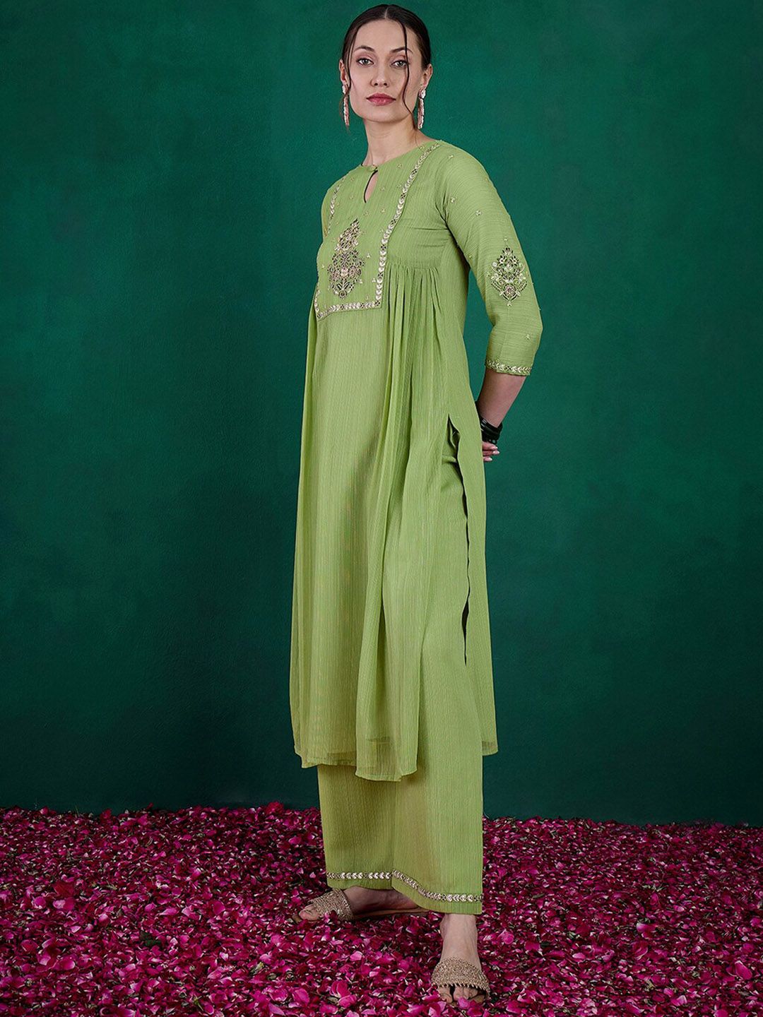 Dhiyona SN Women's Green Ethnic Motifs Embroidered Regular Sequinned Kurta with Palazzos