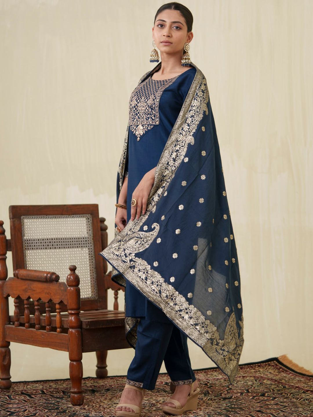 Dhiyona OD Ethnic Motifs Yoke Design Sequinned Kurta With Trousers & Dupatta