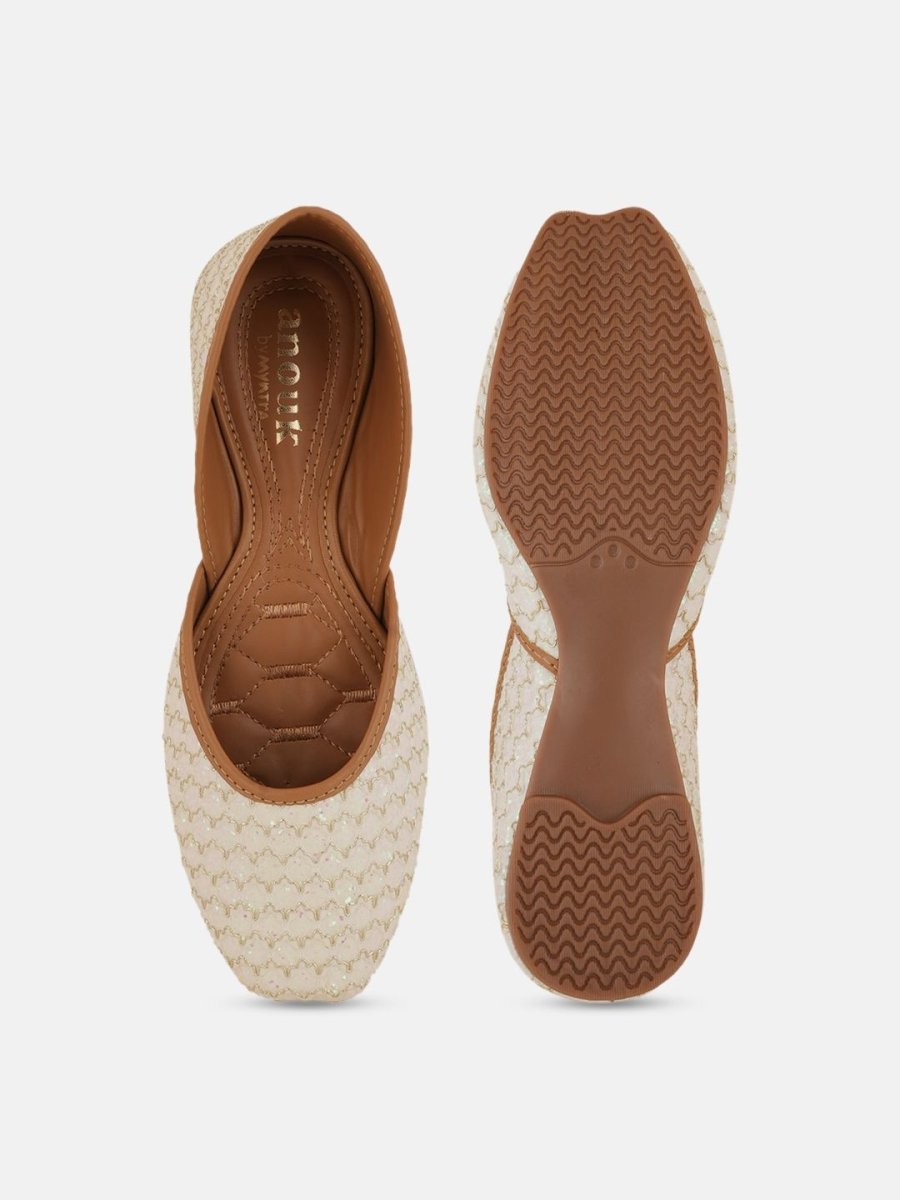Dhiyona AK Embellished Square Toe Mojaris