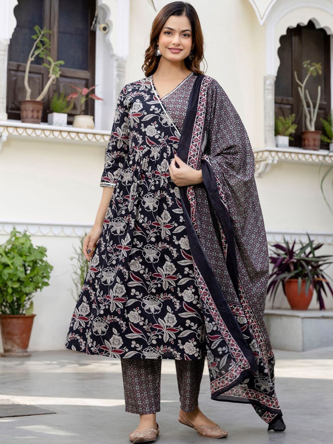 Dhiyona IE Women Floral Printed Gotta Patti Pure Cotton Kurta with Trousers & With Dupatta