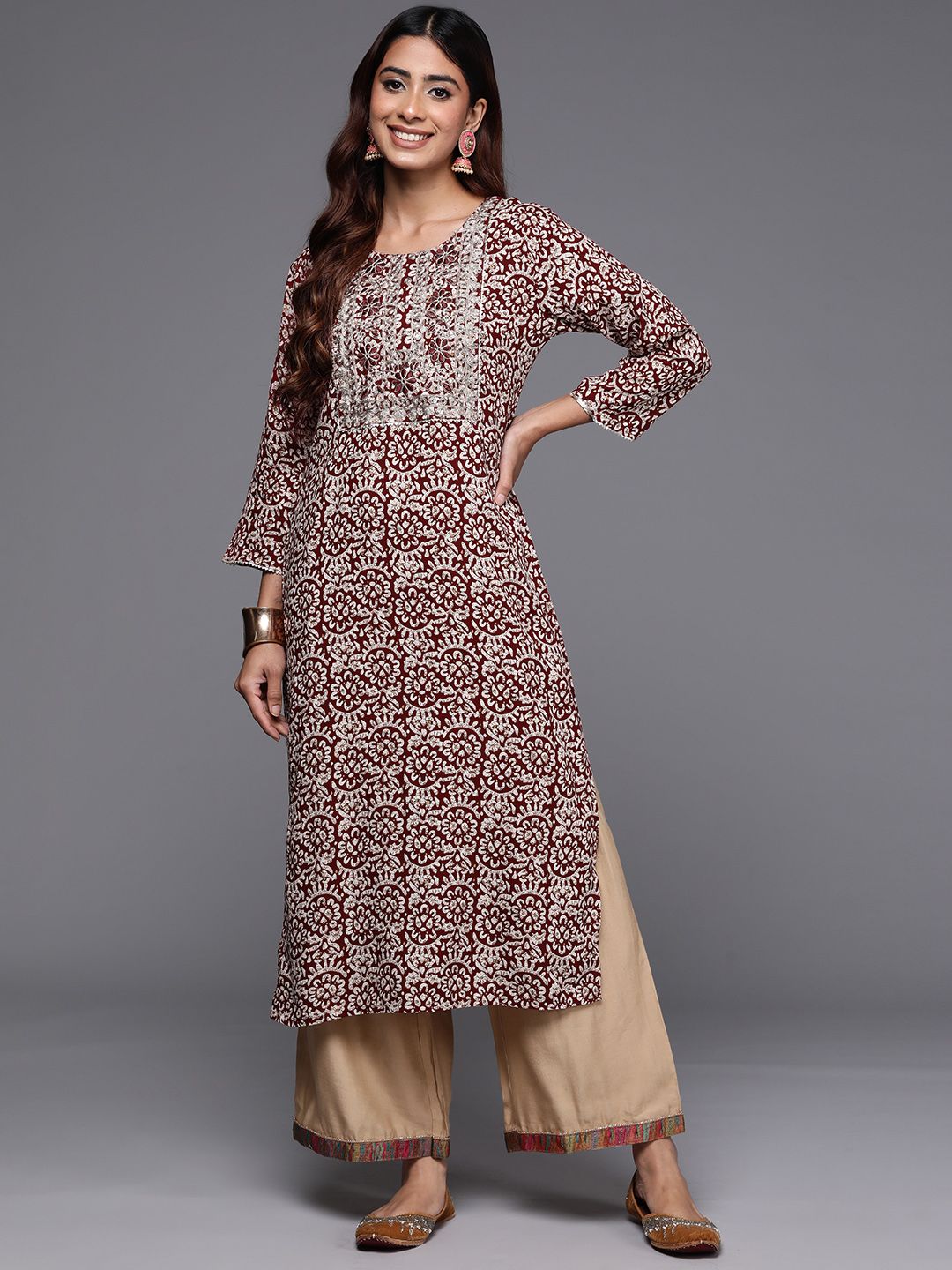 Dhiyona IE Women Floral Printed Sequinned Floral Kurta