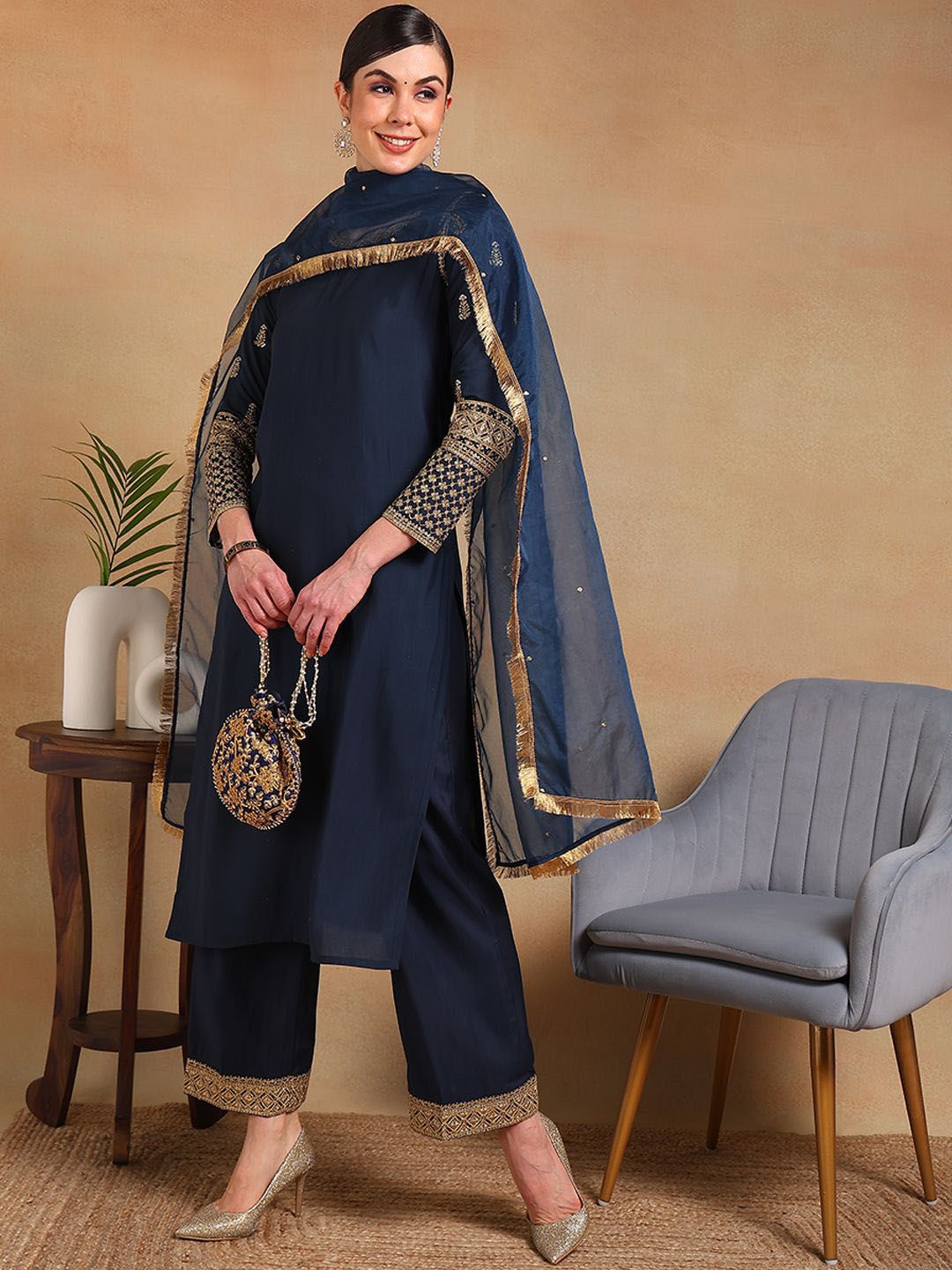 Dhiyona PD Women Women Embroidered Straight Kurta & Trousers With Dupatta