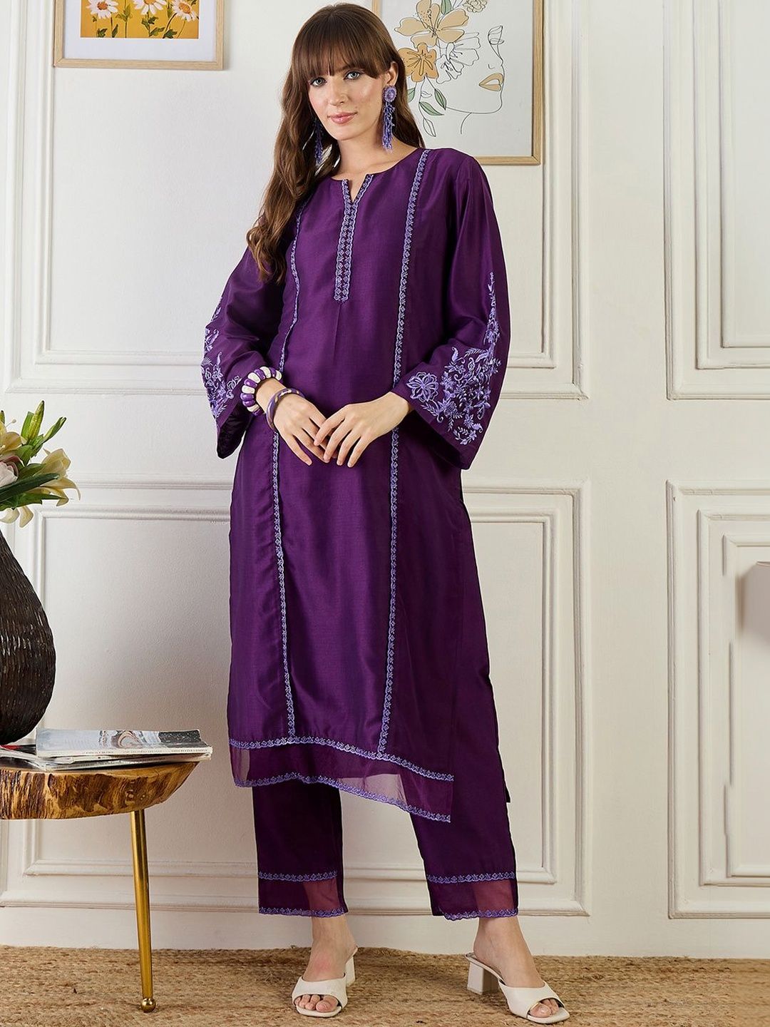 Women Ethnic Motifs Embroidered Regular Thread Work Kurta with Trousers