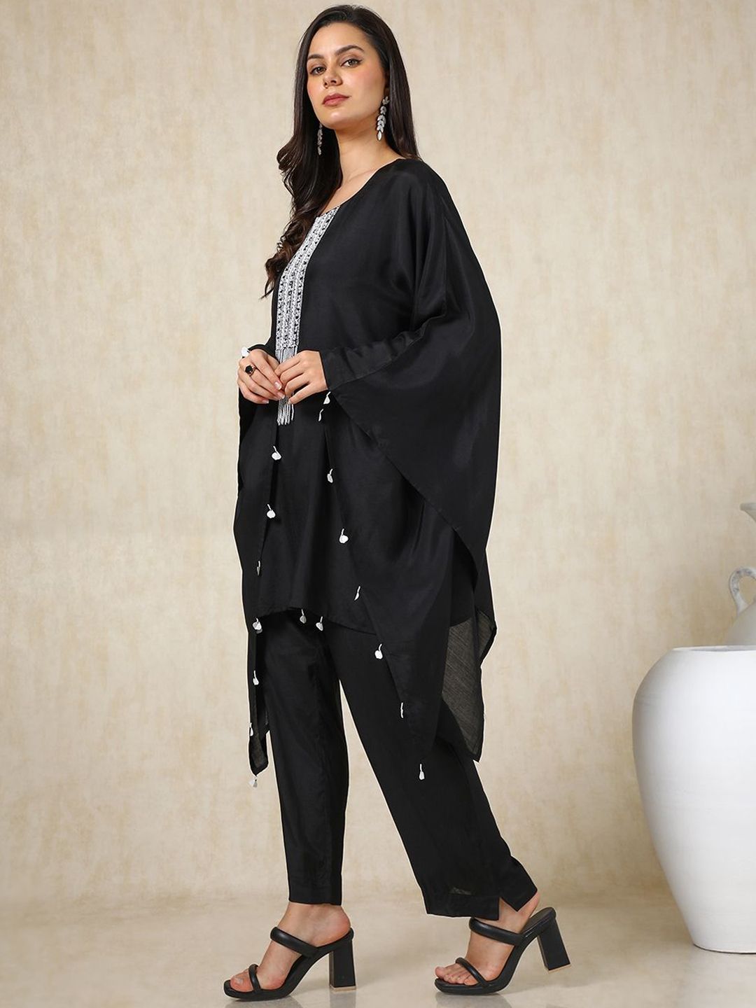 Dhiyona SO Women's Ethnic Motifs Embroidered Kaftan Kurta with Trousers