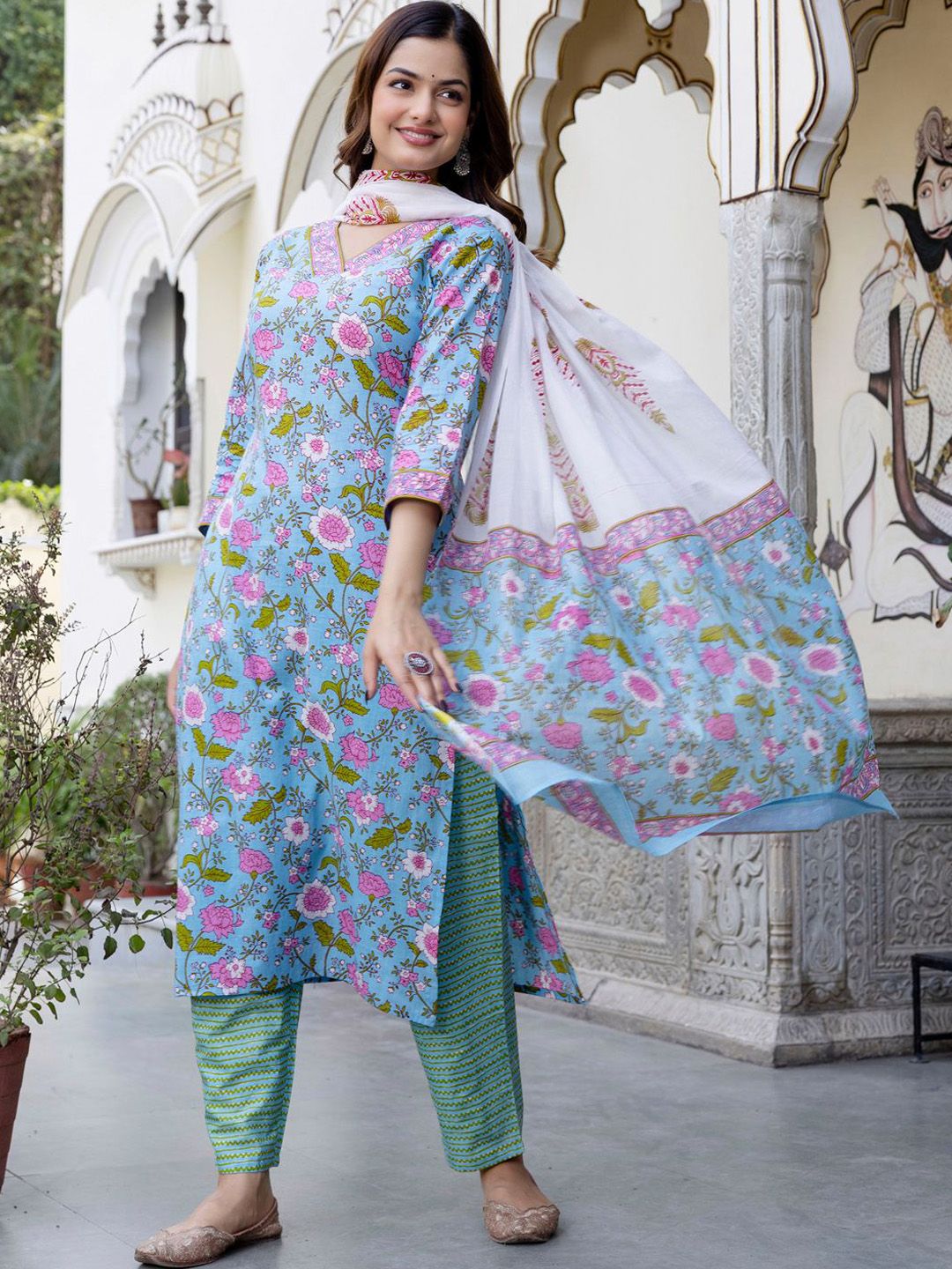 Dhiyona IE Women Floral Printed Regular Mirror Work Pure Cotton Kurta with Trousers & With Dupatta