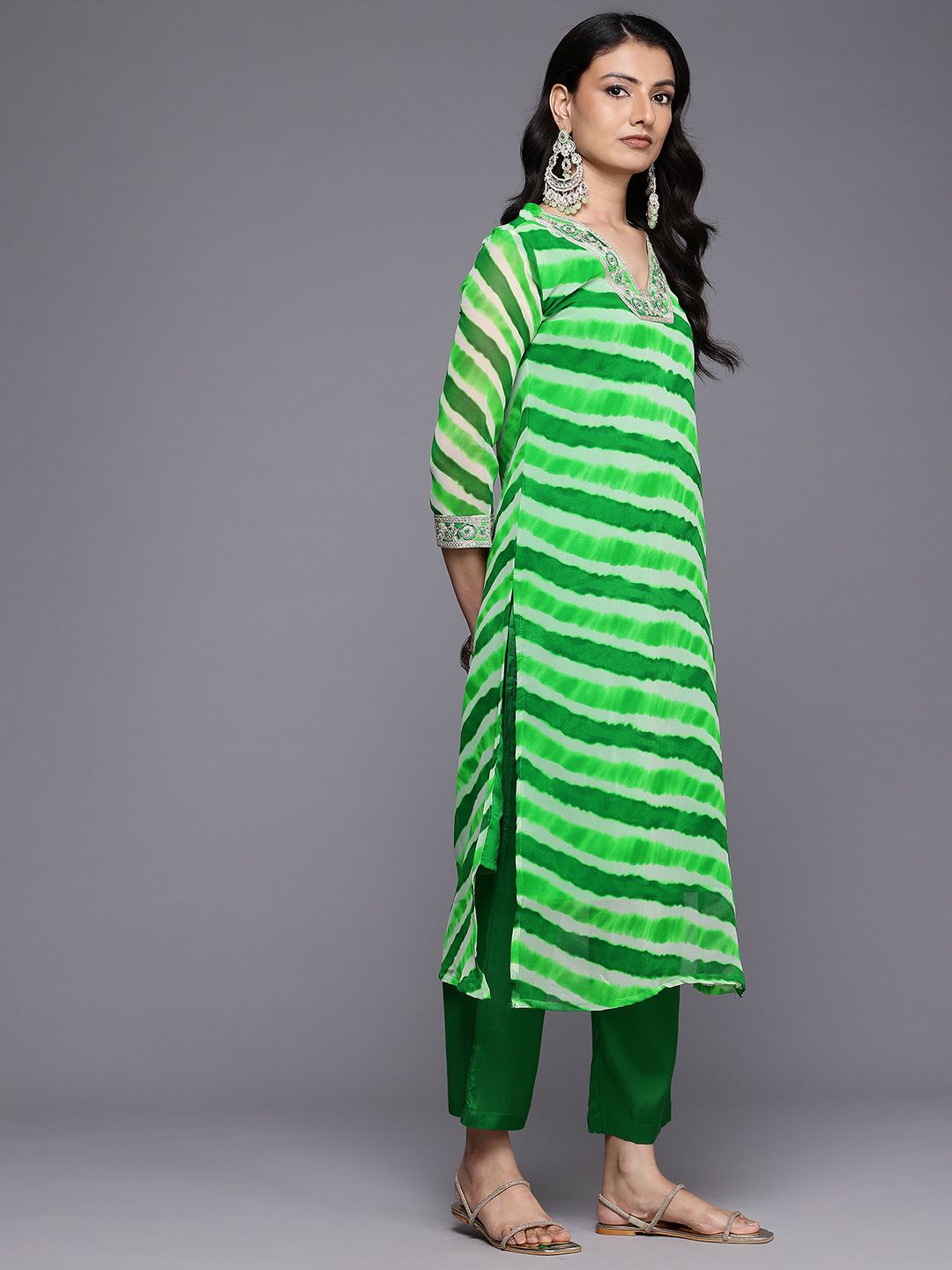 Dhiyona VA Women'sLeheriya Printed Sequinned Kurta With Trousers & Dupatta