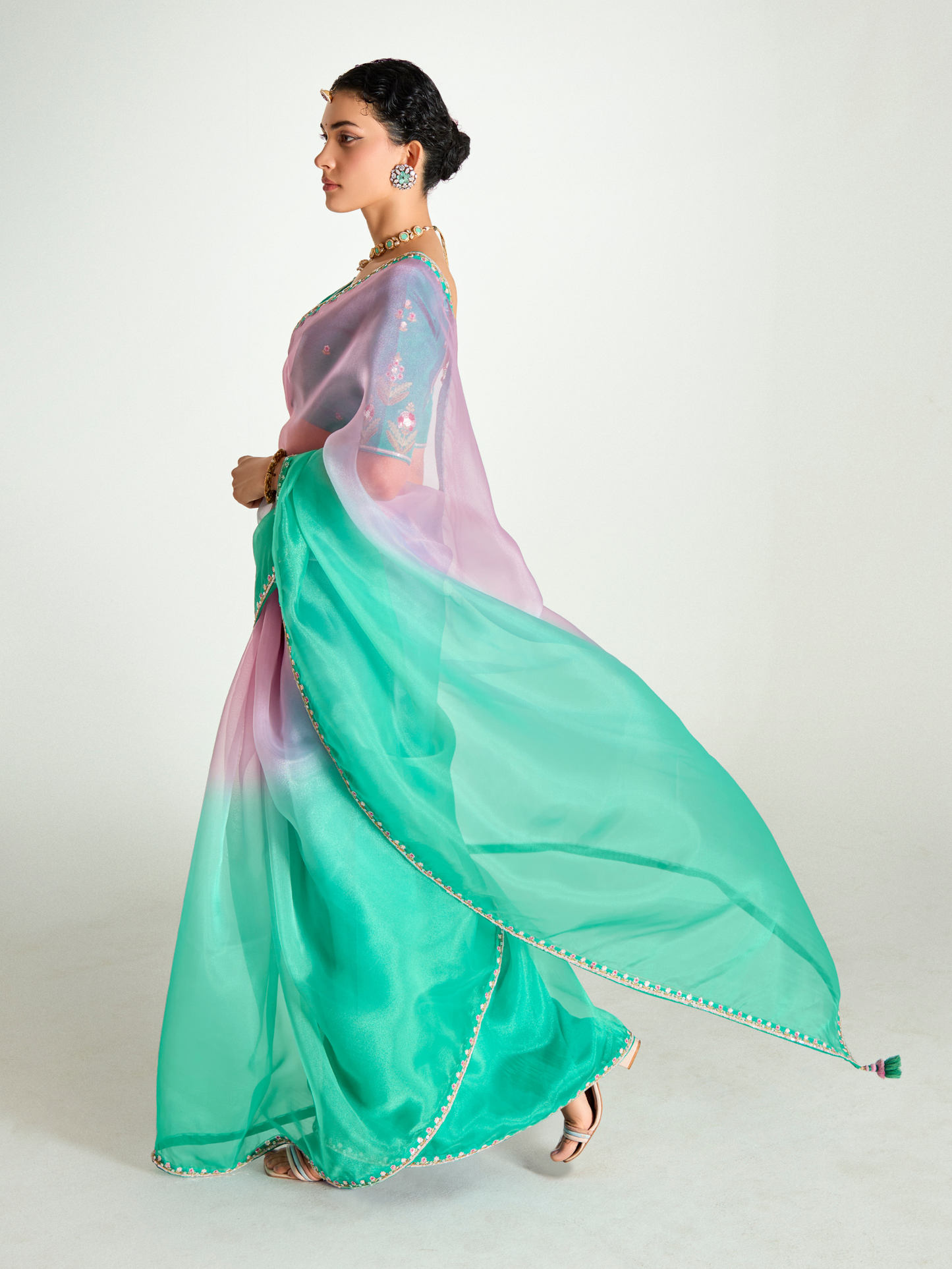 Dhiyona KM Women Teal Shade Organza Saree
