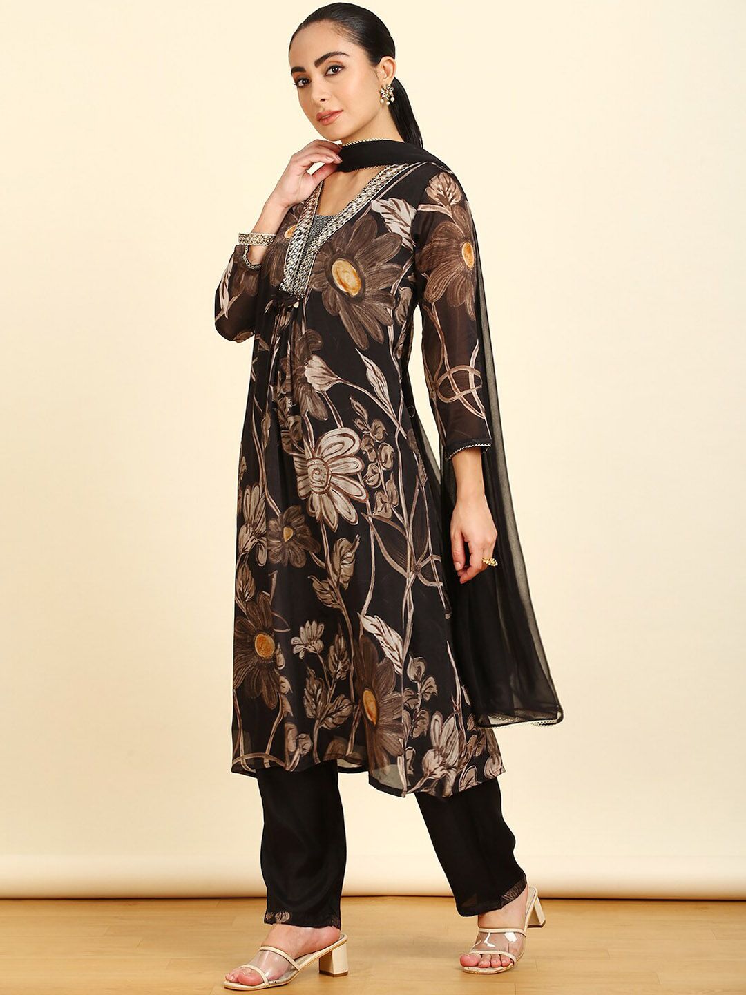 Dhiyona SO Women's Floral Printed Gotta Patti Kurta with Trousers & With Dupatta