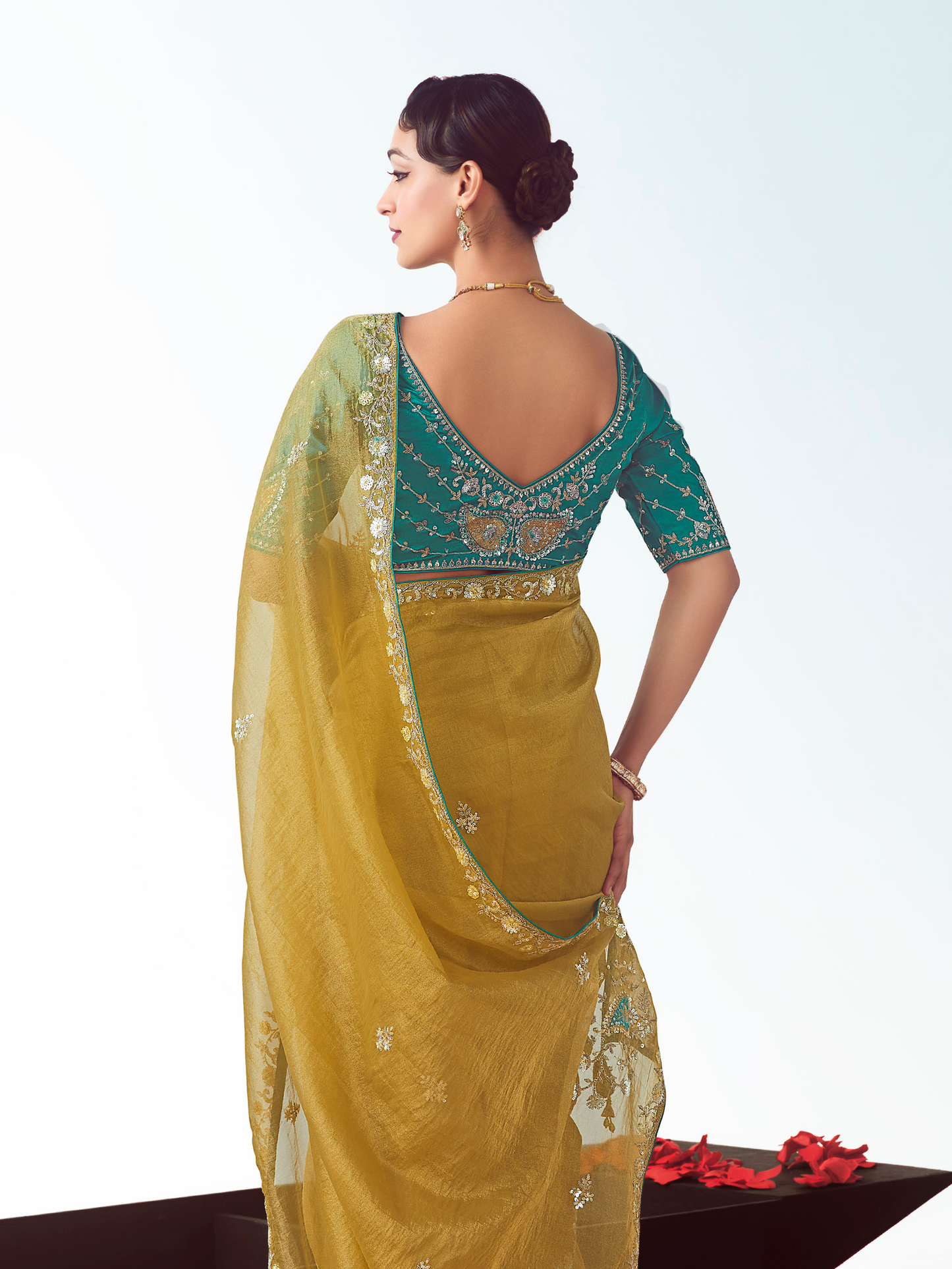 Dhiyona KM Women Yellow Silk Saree