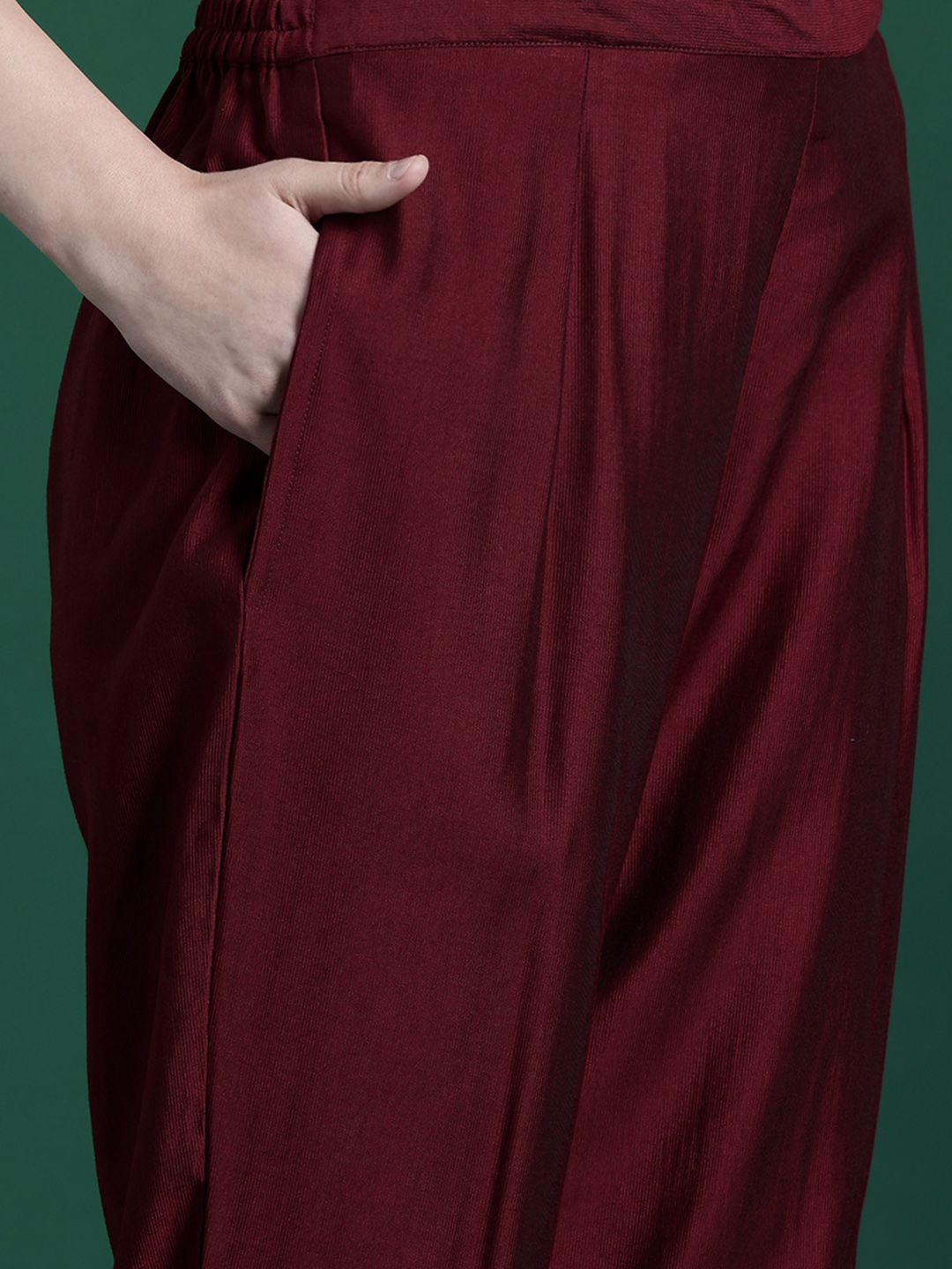 Dhiyona IE Women Floral Embroidered Regular Sequinned Liva Kurta with Trousers & With Dupatta