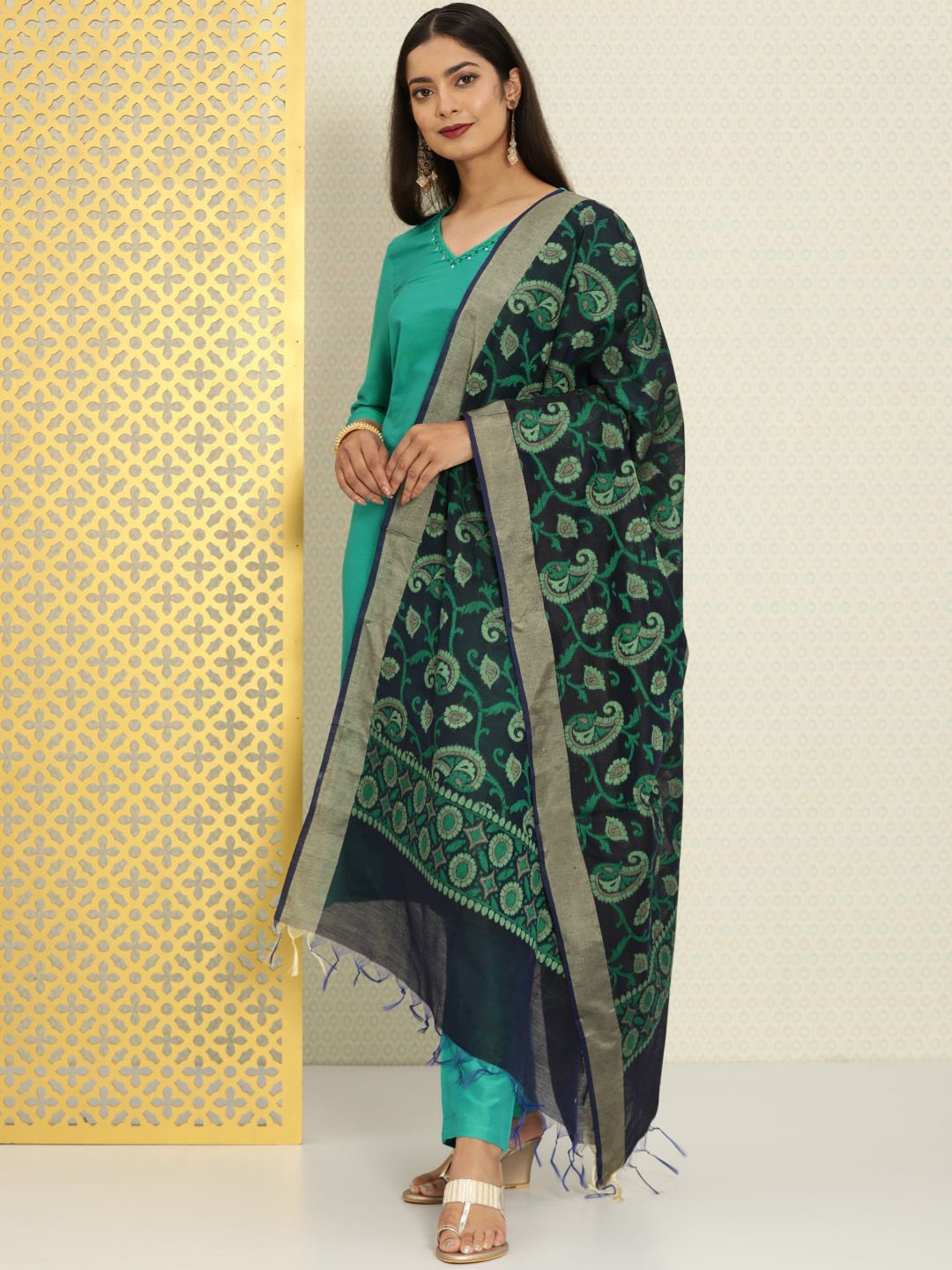 Dhiyona PD Women Women Blue Solid Pure Cotton Jashn Kurta with Trousers & Dupatta