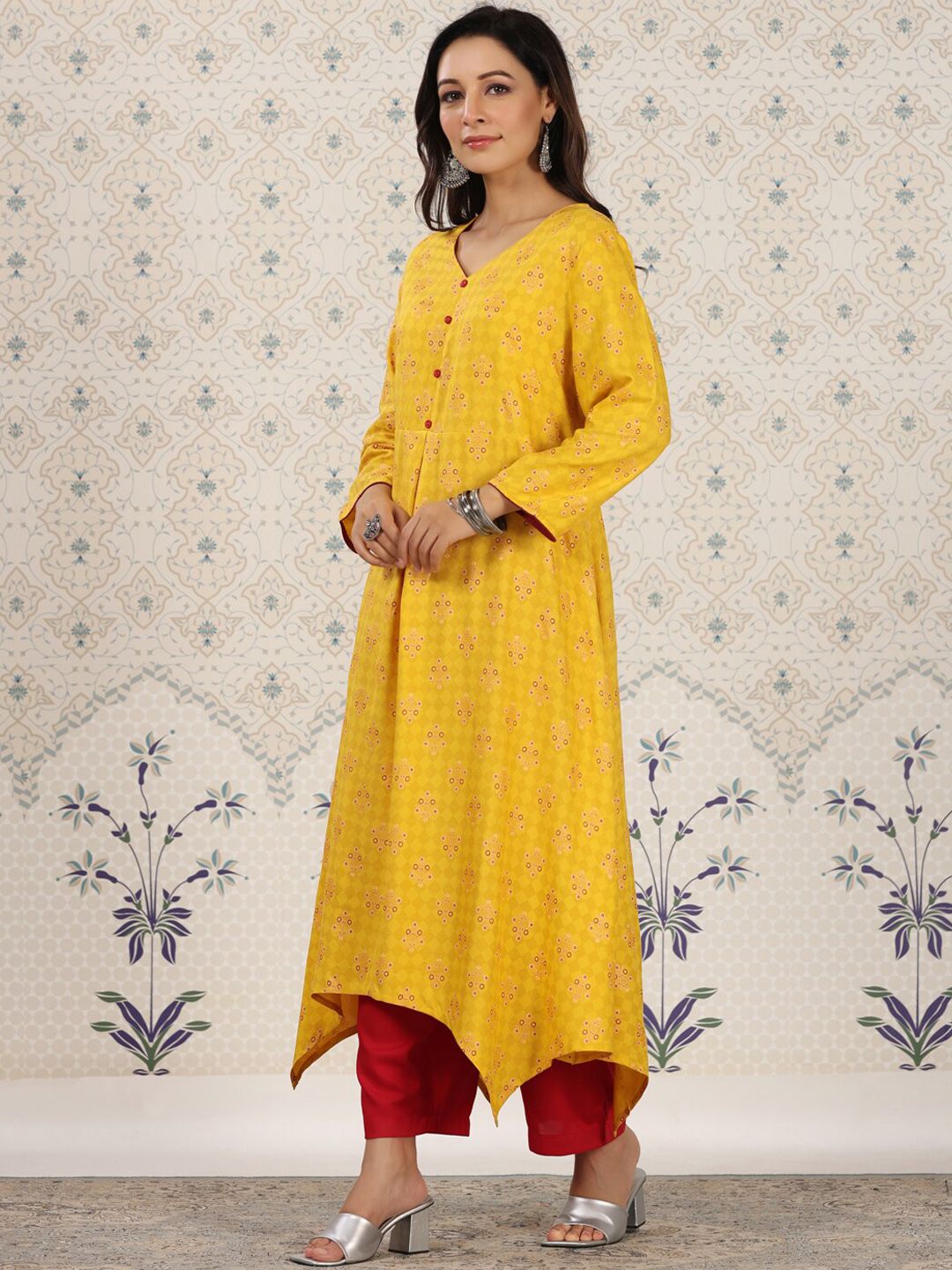 Dhiyona OD Ethnic Motifs Printed V-Neck Asymmetric A-Line Kurta