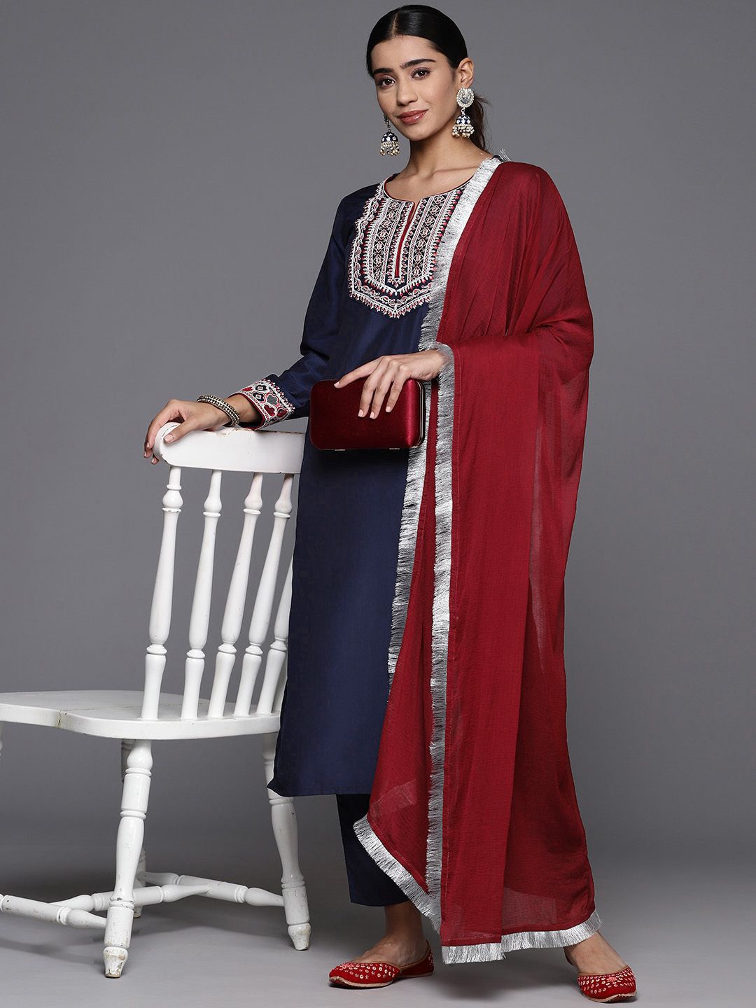 Dhiyona VA Women'sFloral Yoke Design Thread Work Straight Kurta with Trousers & Dupatta