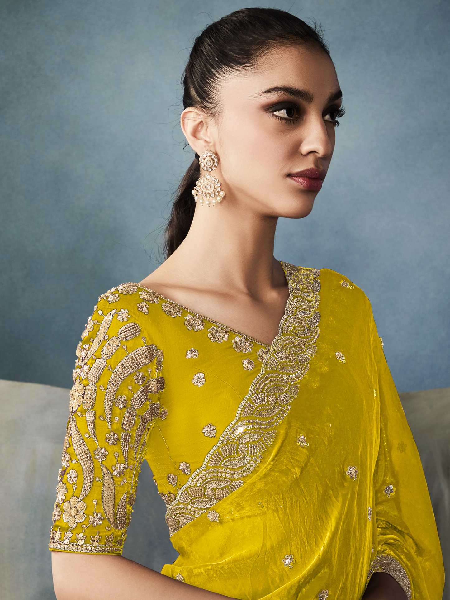 Dhiyona KM Women Tissue Embroidered Fancy Heavy Border Saree