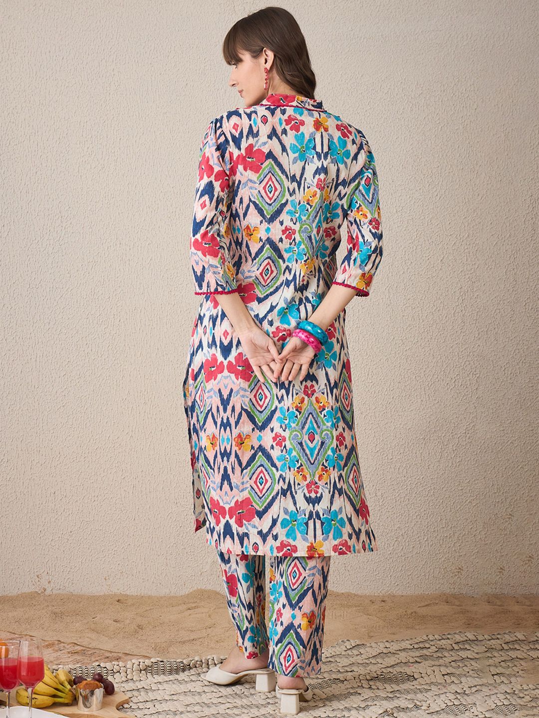 Dhiyona IE Floral Printed V-Neck Panelled Pure Cotton Straight Kurta With Trouser