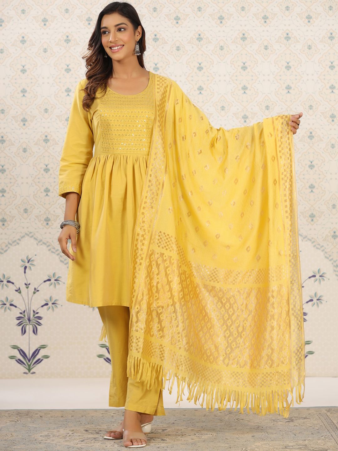 Dhiyona OD Ethnic Motifs Yoke Design Sequinned Kurta with Trousers & Dupatta