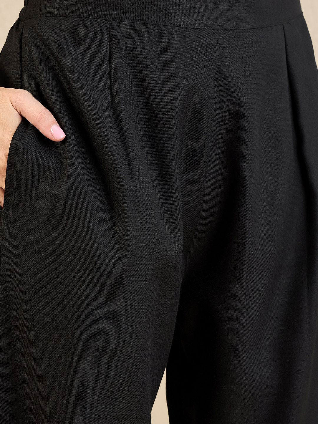 Dhiyona IE V Neck Pleated Straight Kurta With Trousers