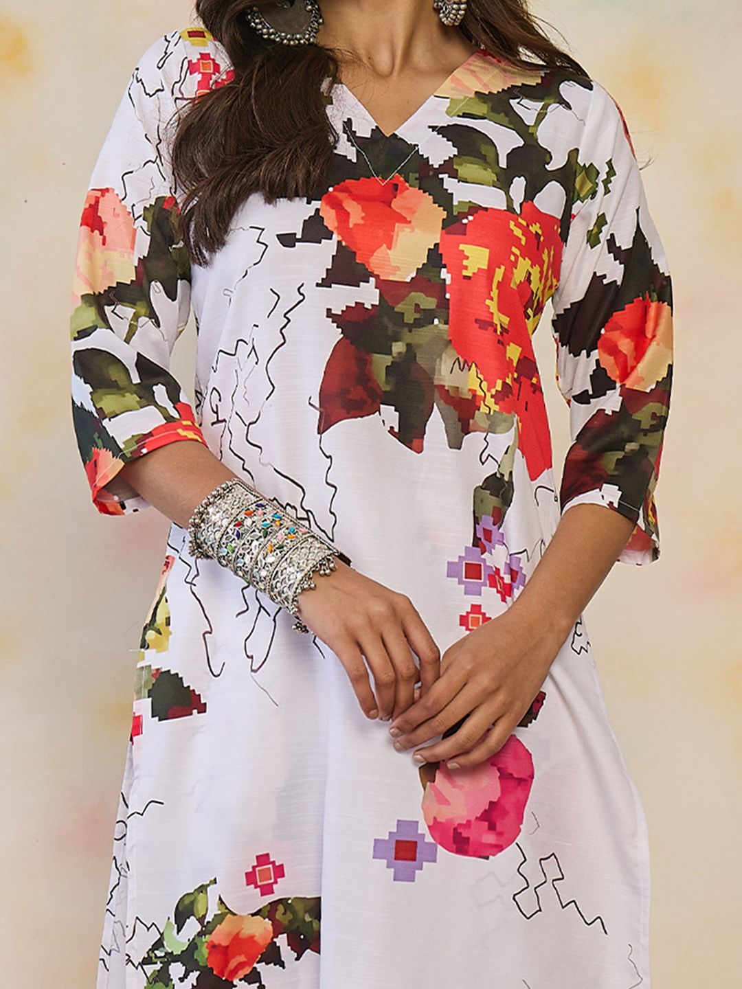 Women Floral Printed Regular Kurta with Trousers