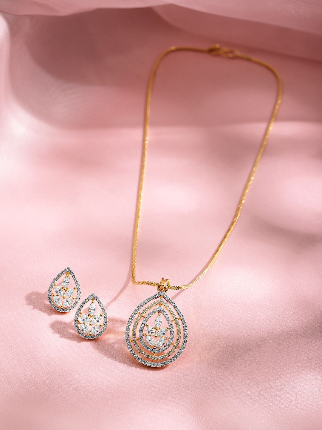 Dhiyona RJ Women's 22KT Gold Plated Cubic Zirconia Studded Floral Pendent Jewellery Set