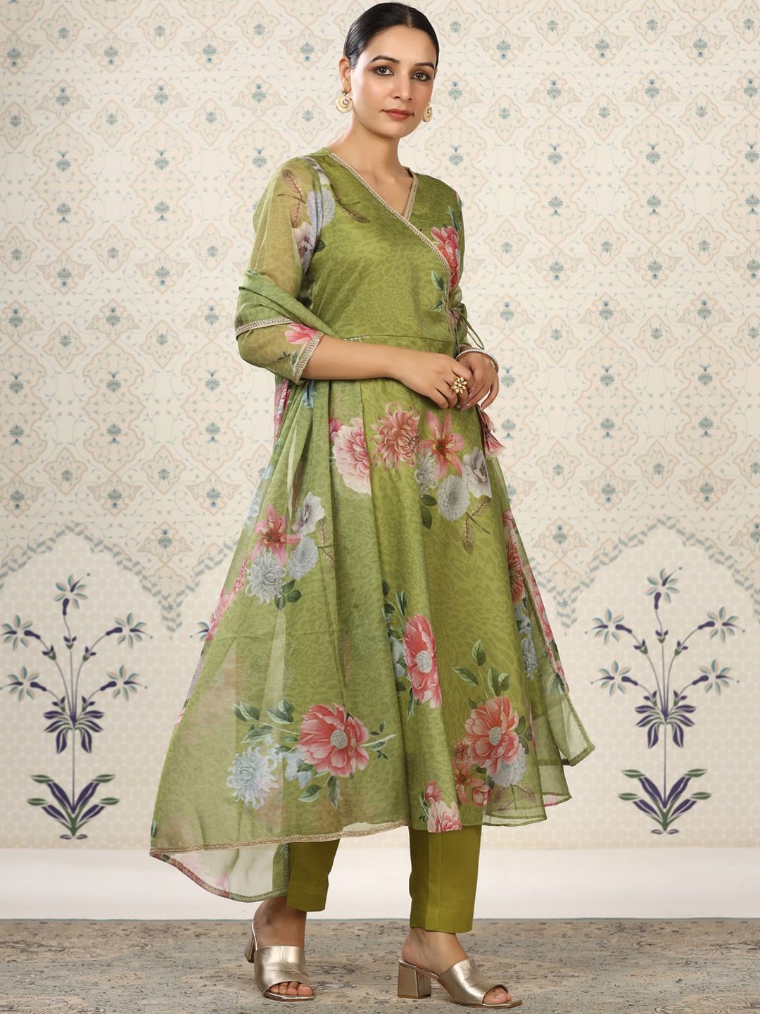 Dhiyona OD Floral Printed Angrakha Kurta With Trousers & Dupatta