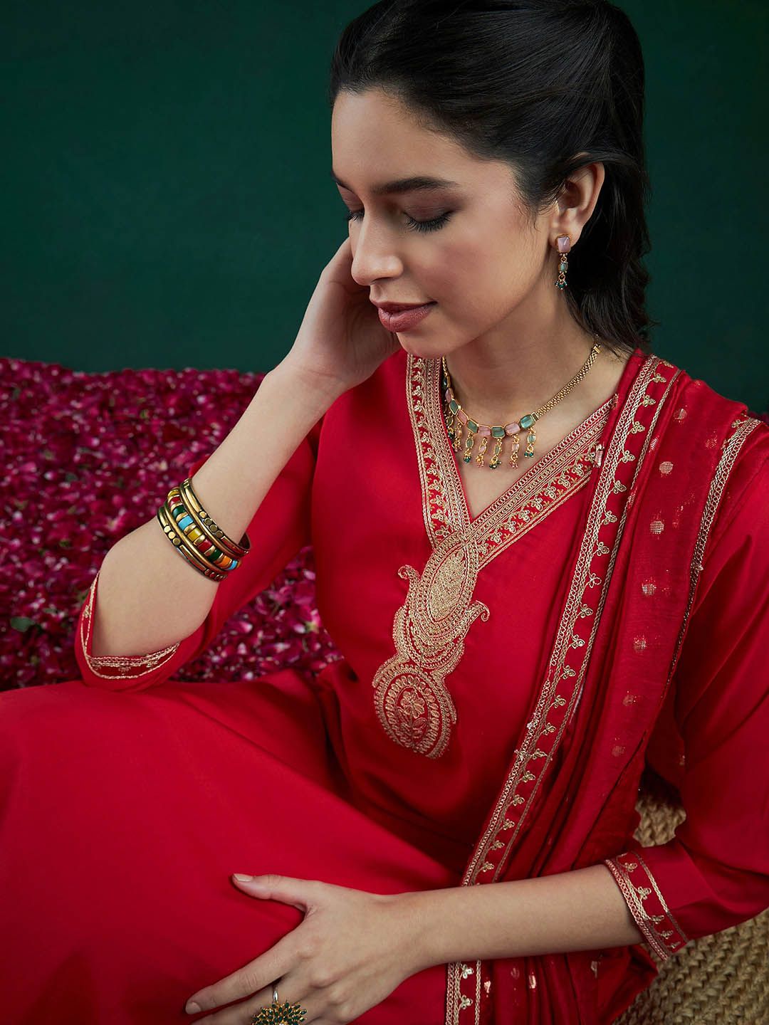 Dhiyona IE Floral Embroidered Regular Kurta With Trousers & Dupatta