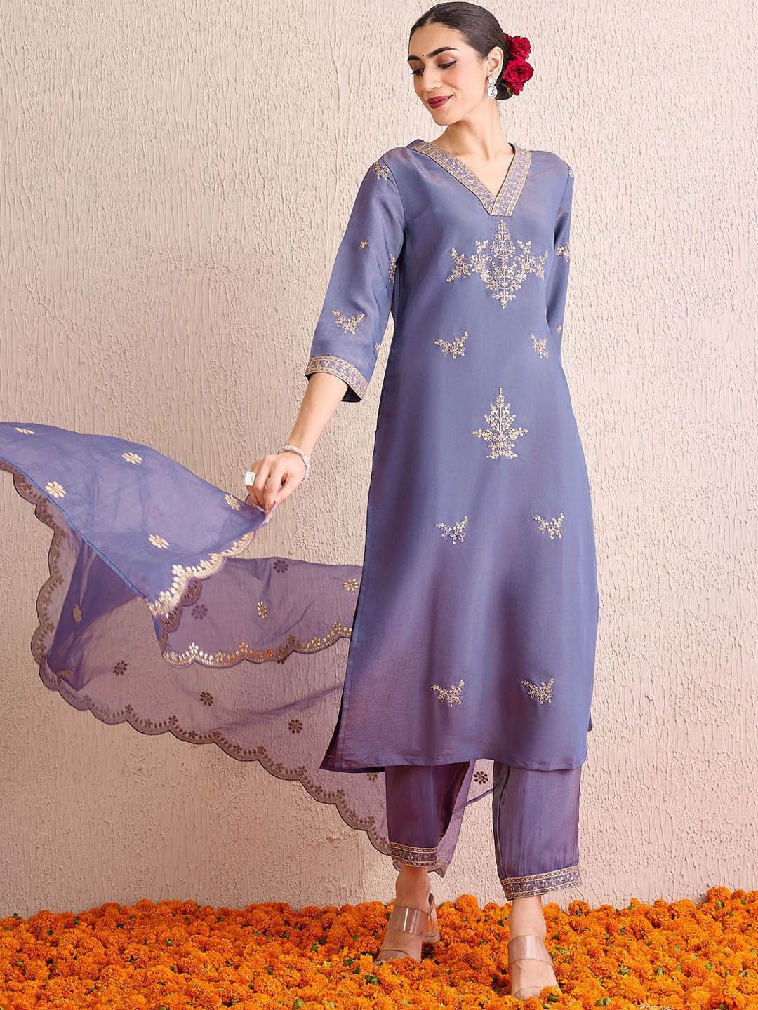 Dhiyona IE Women Floral Embroidered Regular Kurta with Trousers & With Dupatta