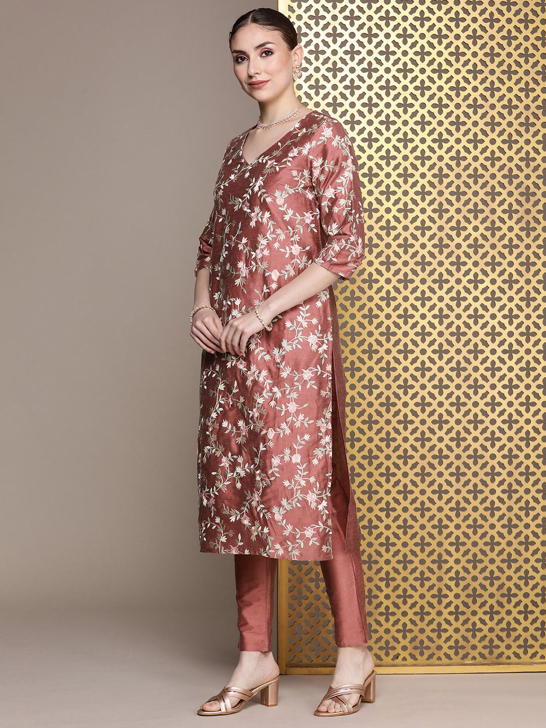 Dhiyona PD Women Jashn Floral Embroidered Kurta with Trousers & Dupatta