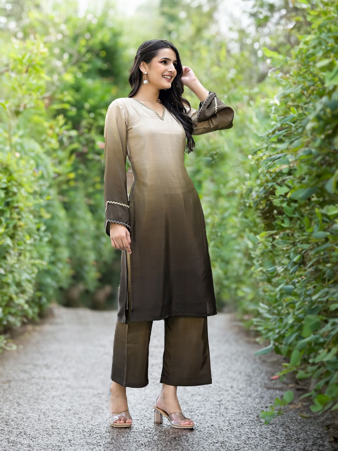 Dhiyona VA Women'sOmbre Dyed V-Neck Straight Kurta With Trousers
