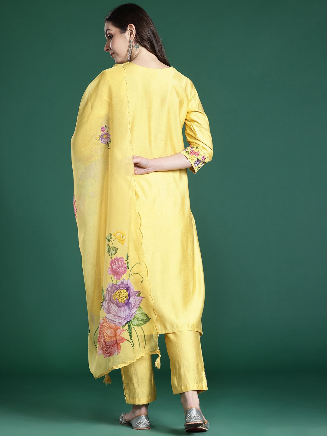 Floral Embroidered Thread Work Liva Kurta with Trousers & With Dupatta