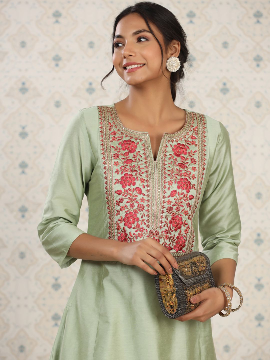 Dhiyona OD Women Floral Thread Work Kurta