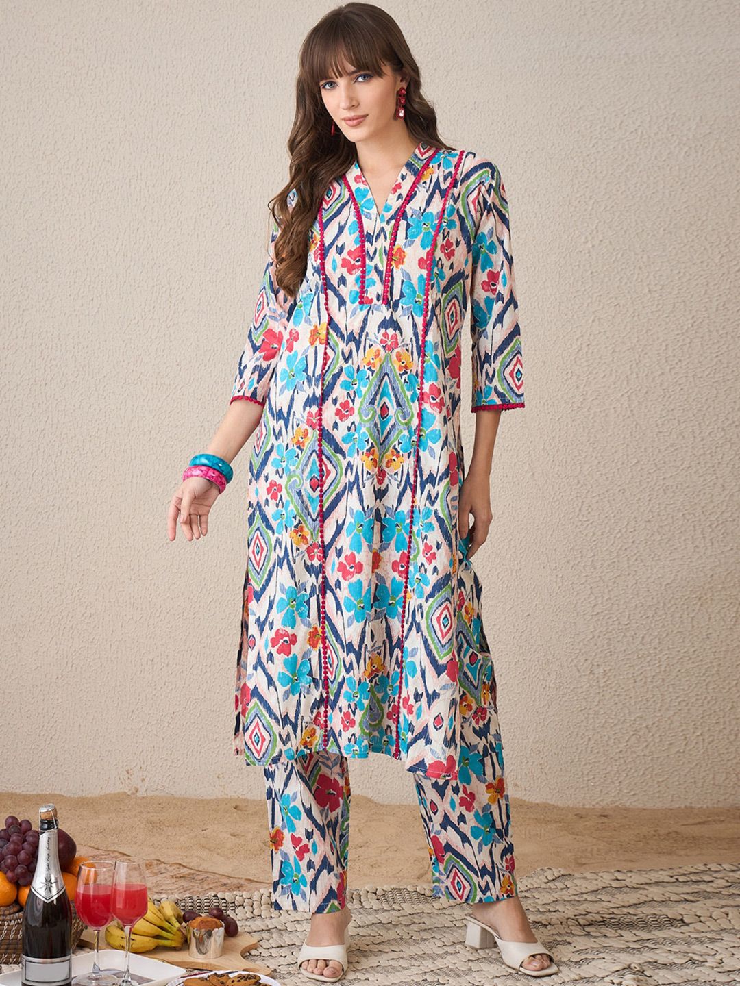 Dhiyona IE Floral Printed V-Neck Panelled Pure Cotton Straight Kurta With Trouser
