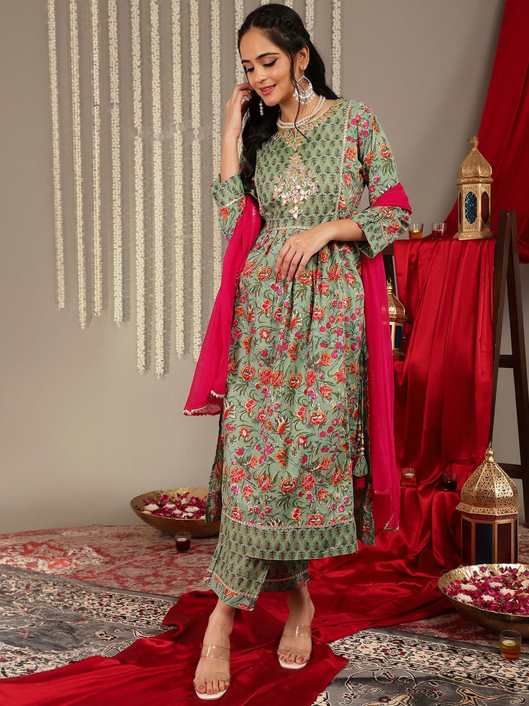 Dhiyona VA Women'sFloral Printed Gotta Patti Regular Kurta with Trousers & With Dupatta