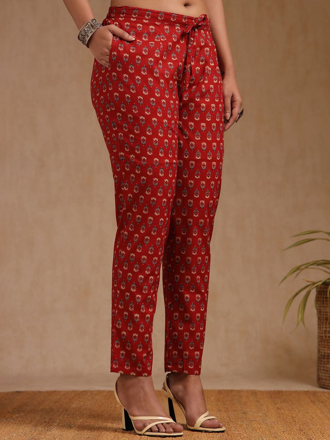 Dhiyona SO Women's Floral Printed Sequinned Straight Kurta with Trouser & Dupatta