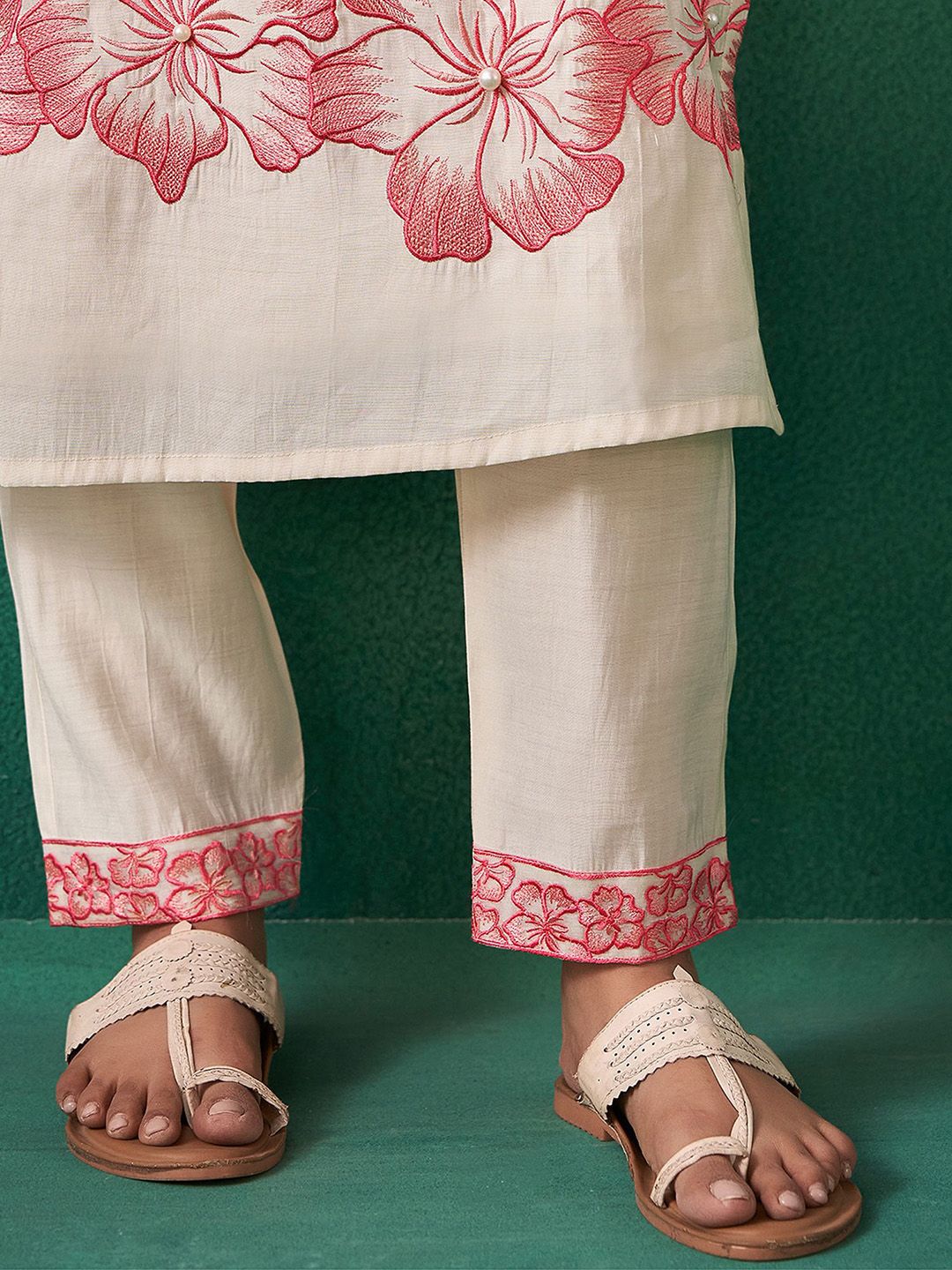 Floral Embroidered Thread Work Straight Kurta With Trousers & Dupatta