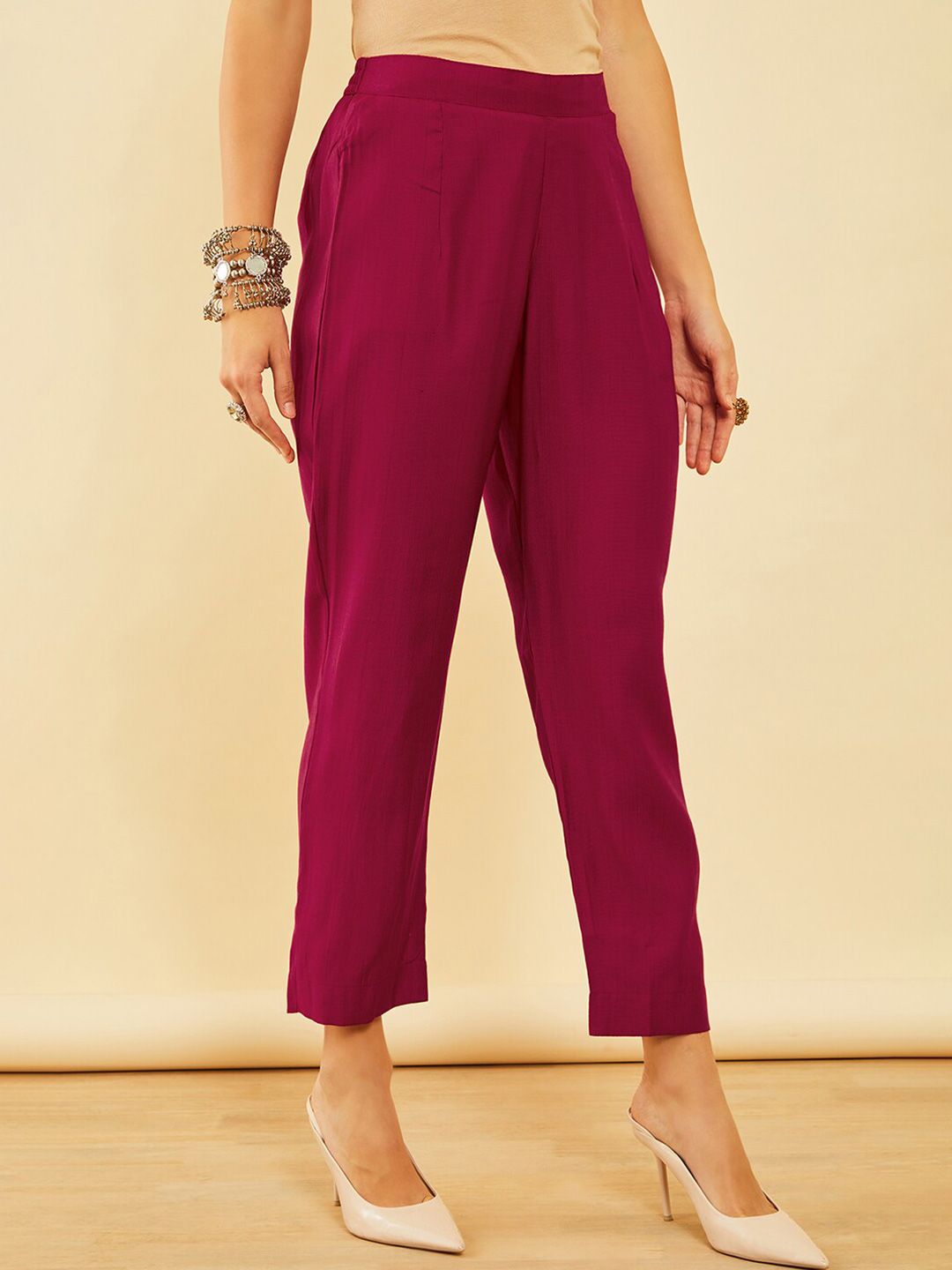 Dhiyona SO Women's Ethnic Motifs Yoke Design Regular Kurta with Trousers