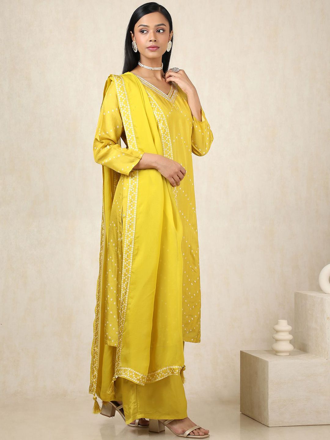 Dhiyona SO Women's Ethnic Motifs Printed Beads And Stones V-Neck Straight Kurta With Palazzos & Dupatta