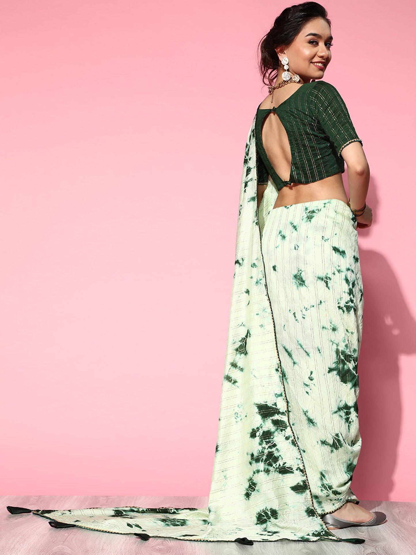 Women's Silk Blend Green Printed Designer Saree With Blouse Piece