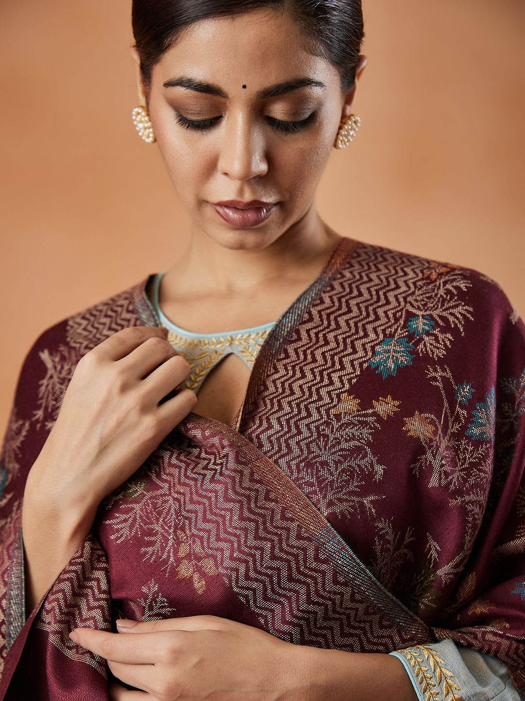Dhiyona PA Shalimar Kaani Floral Woven Design Shawl